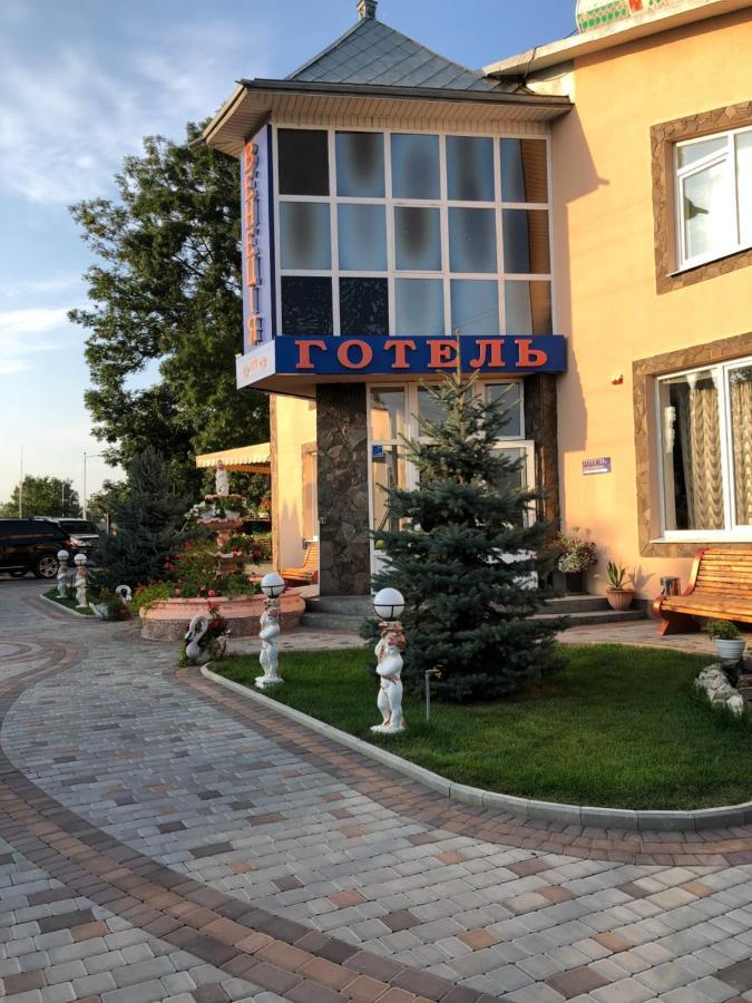 Venezia Otel Çernivtsi Dış mekan fotoğraf