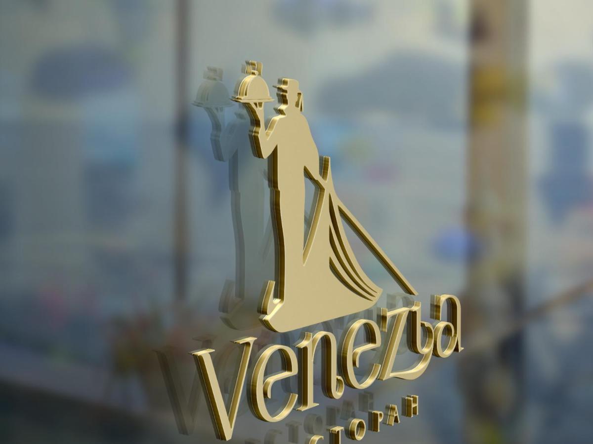 Venezia Otel Çernivtsi Dış mekan fotoğraf